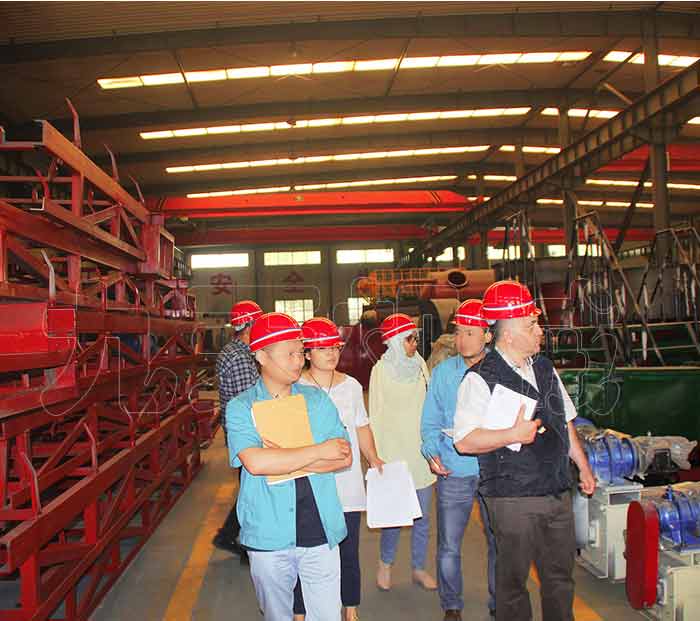 屑烘干制粒生產(chǎn)線設(shè)備摩洛哥木客戶驗(yàn)收現(xiàn)場(chǎng)