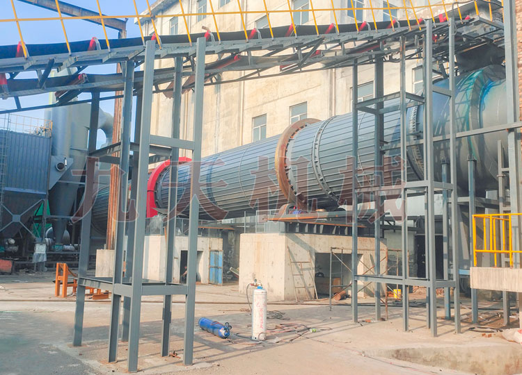 山西陽(yáng)泉煤泥烘干機(jī)生產(chǎn)線(xiàn)現(xiàn)場(chǎng)